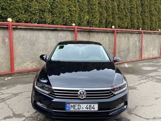 Volkswagen Passat foto 3