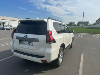 Toyota Land Cruiser Prado foto 4