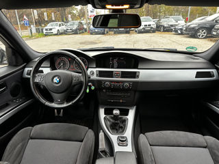 BMW 3 Series Touring foto 8