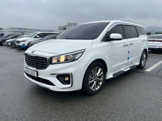 KIA Carnival foto 2