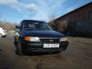 Opel Astra foto 1