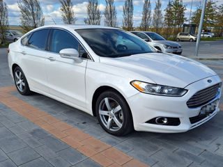 Ford Fusion foto 2