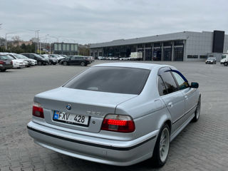 BMW 5 Series foto 3