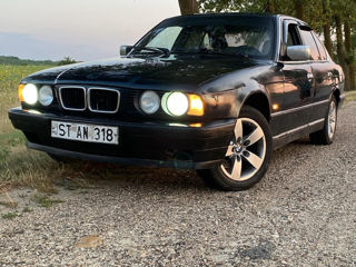 BMW 5 Series foto 4