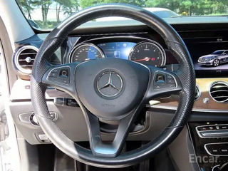 Mercedes E-Class foto 17