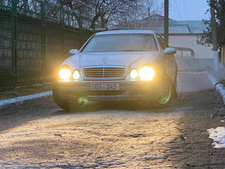 Mercedes CLK-Class foto 2