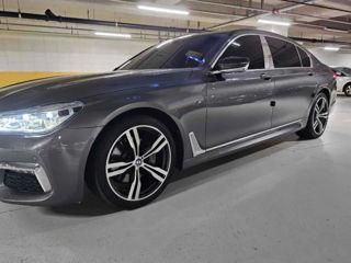 BMW 7 Series foto 2