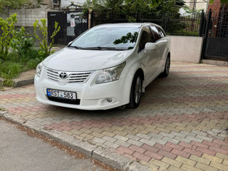 Toyota Avensis foto 2