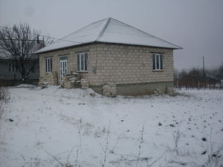 Se vinde casa in satul Mindrestii Noi 9km de la Balti foto 2