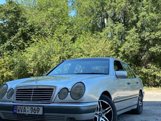 Mercedes E-Class foto 4