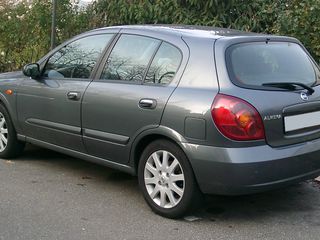 Nissan Almera foto 1