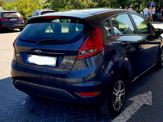 Ford Fiesta foto 4