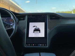 Tesla Model X foto 12