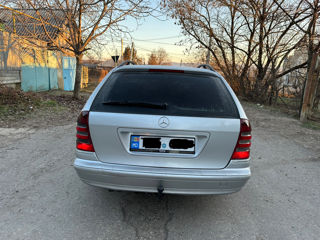 Mercedes C-Class foto 8