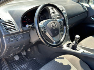 Toyota Avensis foto 9