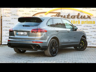 Porsche Cayenne foto 2