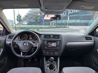 Volkswagen Jetta foto 8