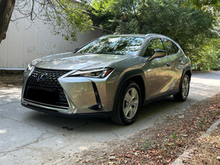 Lexus UX foto 2