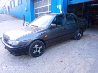 Nissan Sunny foto 9