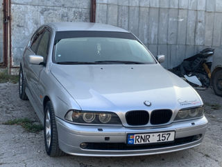 BMW 5 Series foto 7