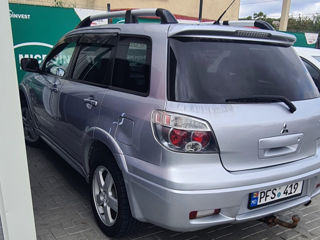 Mitsubishi Outlander foto 3