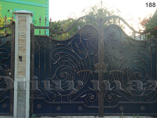 Перила, ворота, заборы, решётки, козырьки, металлические  двери  и другие изделия из металла. foto 11