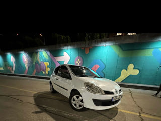 Renault Clio foto 2