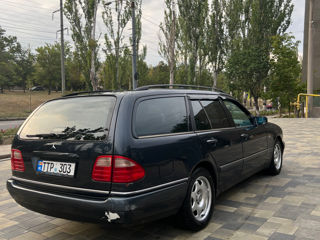 Mercedes E-Class foto 5