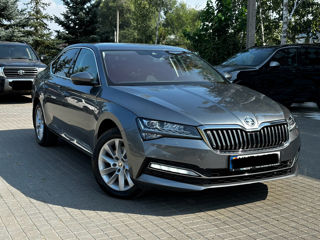 Skoda Superb foto 1