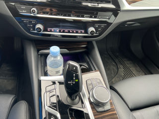 BMW 5 Series foto 6