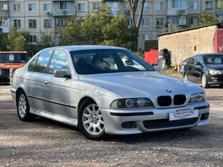 BMW 5 Series foto 3