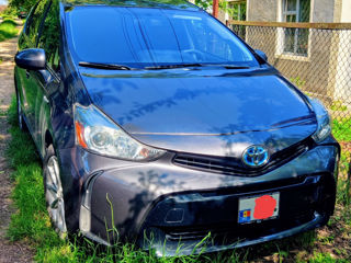 Toyota Prius v