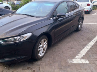 Ford Fusion foto 2