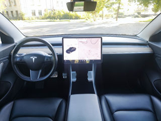 Tesla Model 3 foto 7