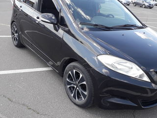 Honda FR-V foto 1