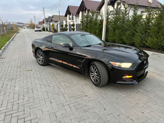 Ford Mustang foto 4