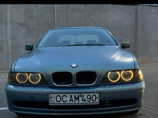 BMW 5 Series foto 4