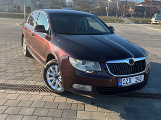 Skoda Superb foto 2