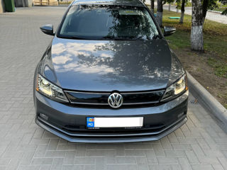 Volkswagen Jetta foto 2