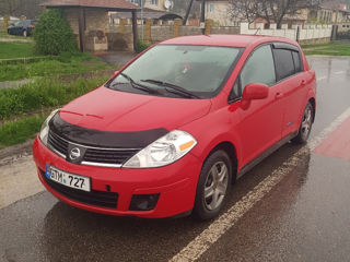 Nissan Versa foto 3