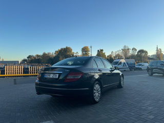 Mercedes C-Class foto 2