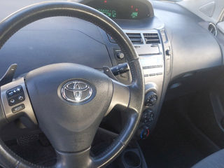 Toyota Yaris foto 9