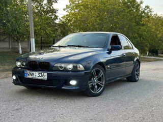 BMW 5 Series foto 4