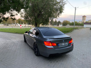 BMW 5 Series foto 1