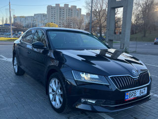 Skoda Superb foto 3