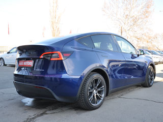 Tesla Model Y foto 5