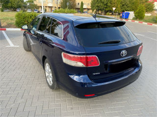 Toyota Avensis foto 2