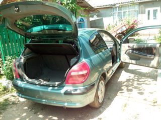 Nissan Almera foto 1