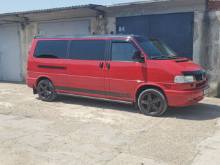 Volkswagen Caravelle foto 2