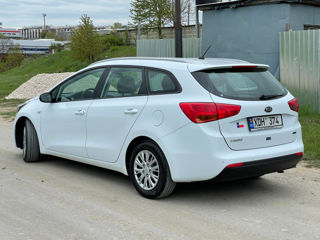 KIA Ceed Sw foto 4